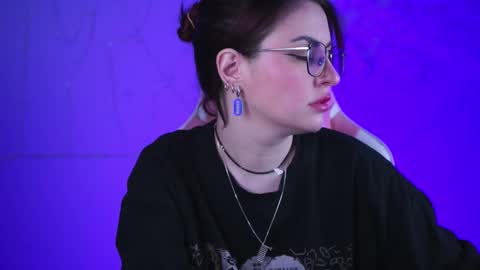 just call me Lana  and her security online show from February 28, 2025, 11:03 am