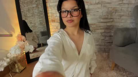  Lana  online show from February 5, 2025, 11:55 am