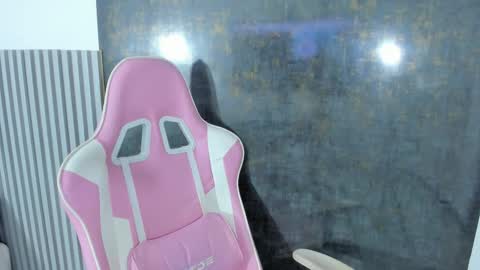 Lana online show from March 8, 2026, 8:01 pm