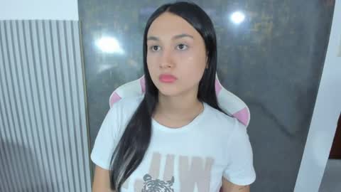 Lana online show from April 10, 2026, 9:08 pm