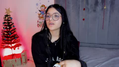 Snapshot of lana_dol chatting on January 3, 2025, 6:14 pm ... . . ... online show from January 3, 2025, 6:14 pm