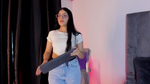 Snapshot of lana_dol chatting on January 9, 2025, 12:30 pm ... . . ... online show from January 9, 2025, 12:30 pm