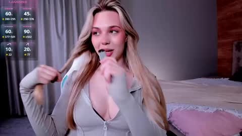 Lana online show from June 5, 2026, 3:51 pm