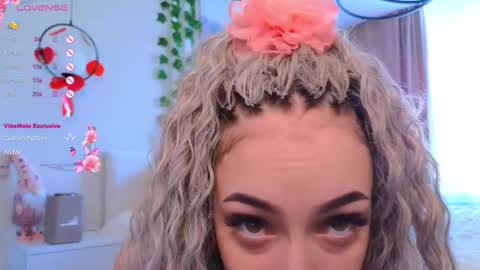 Snapshot of lana_me chatting on February 25, 2025, 5:52 am Milana online show from February 25, 2025, 5:52 am