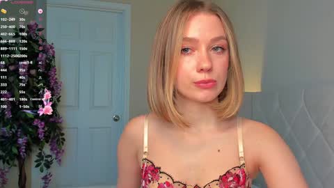 Lana online show from January 12, 2025, 7:42 pm