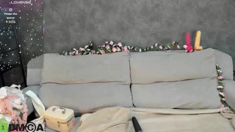 Lana Stones online show from November 17, 2025, 12:27 am