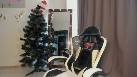 Lana online show from February 17, 2025, 9:46 am