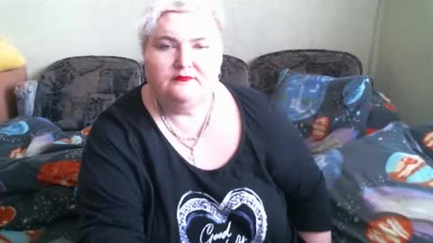 lanacat555 online show from February 26, 2025, 9:42 am