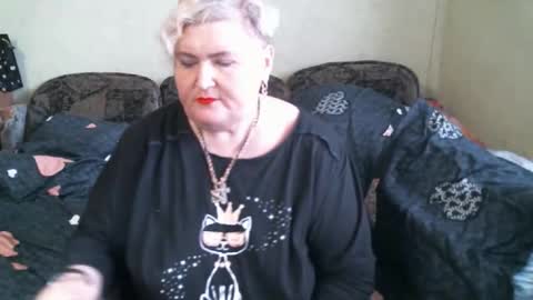 lanacat555 online show from October 25, 2025, 12:23 pm