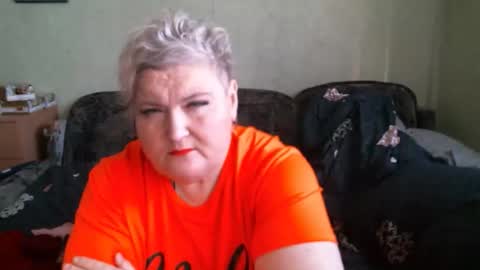 lanacat555 online show from April 6, 2026, 2:29 pm