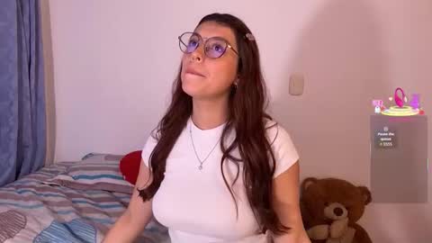 Lanadekievit online show from November 18, 2025, 11:48 pm