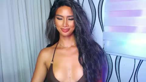 Snapshot of lanadel_hilton chatting on January 3, 2025, 5:50 am Lana online show from January 3, 2025, 5:50 am