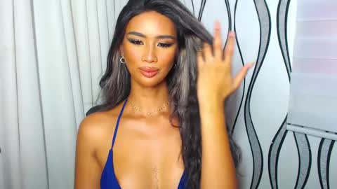 Snapshot of lanadel_hilton chatting on January 8, 2025, 7:55 am Lana online show from January 8, 2025, 7:55 am