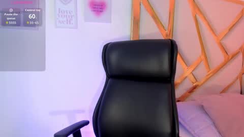 LanaJones online show from November 13, 2025, 1:10 pm