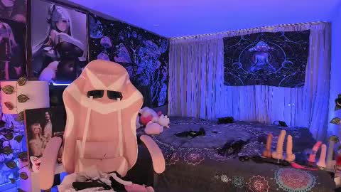 L A N A  online show from March 8, 2025, 10:13 pm