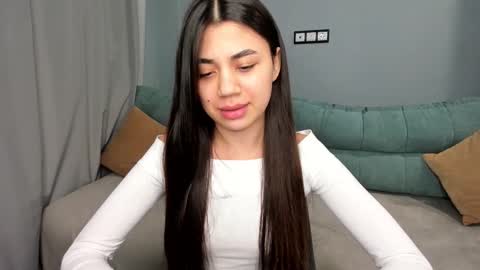 Lana online show from November 6, 2025, 3:02 pm