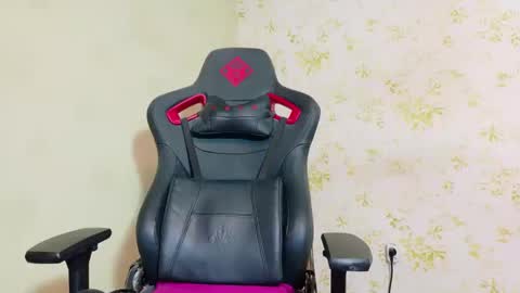 Lana online show from December 25, 2024, 5:47 pm