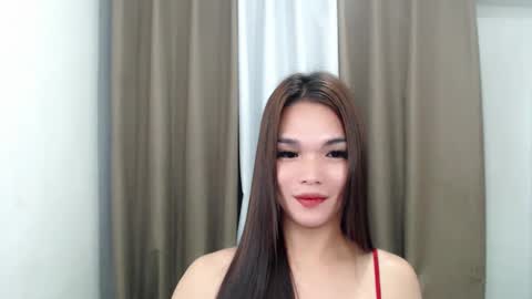 lanawyatt_ online show from March 9, 2025, 5:39 pm