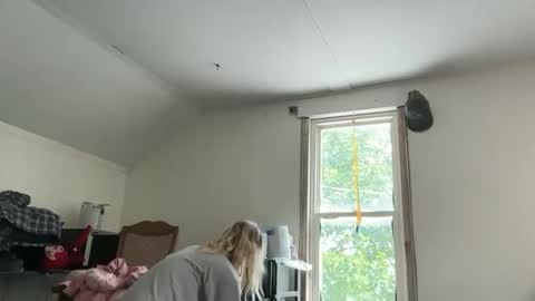lanaxsharapova online show from May 18, 2026, 9:09 pm
