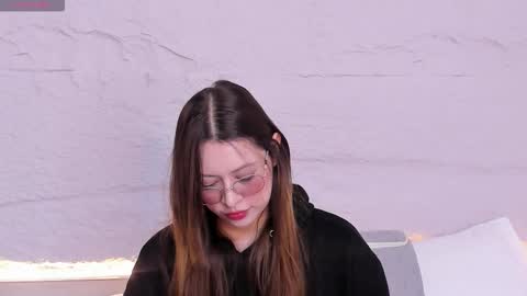 Lanna online show from February 4, 2026, 11:49 am