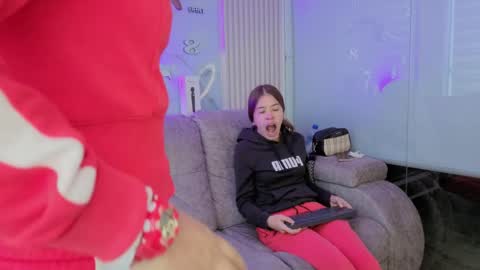 lanna_as online show from April 4, 2026, 1:30 pm