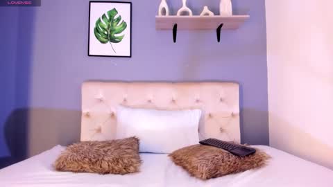 lanna_jones_ online show from October 11, 2025, 7:12 pm