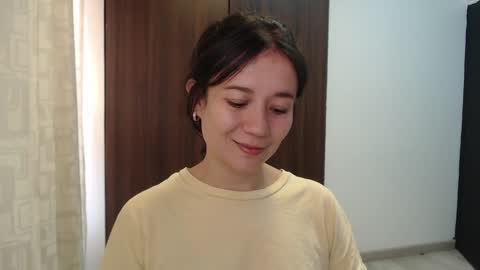 Lanna online show from December 13, 2024, 1:33 pm