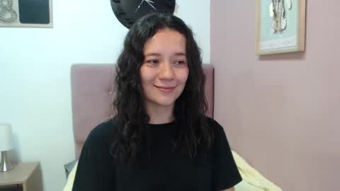 Lanna online show from March 11, 2025, 4:29 pm