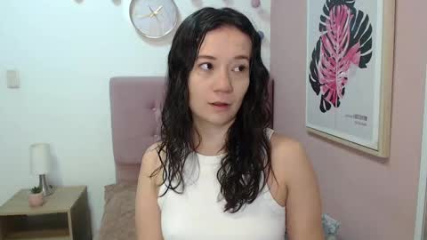 Lanna online show from October 7, 2025, 1:19 pm