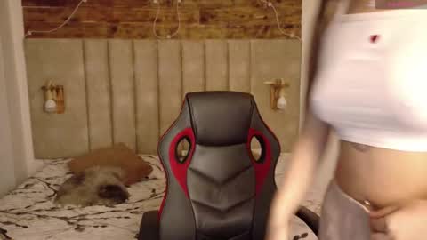 LANNA  online show from January 16, 2026, 5:11 am