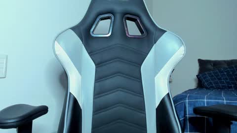 Lanna online show from February 8, 2025, 1:43 am