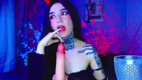 LANNIE   online show from November 5, 2025, 11:16 pm