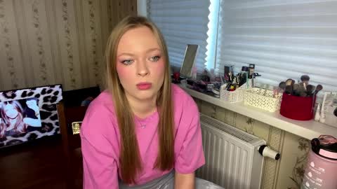 Hello My name is Lola online show from March 30, 2026, 11:33 am