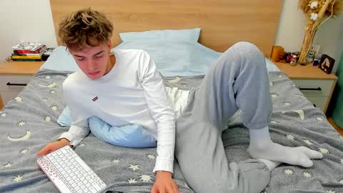 Fandi online show from December 10, 2024, 7:58 am