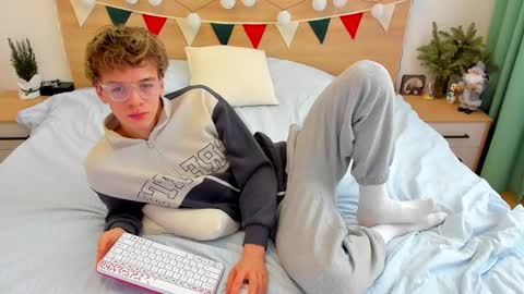 Fandi online show from January 15, 2025, 8:51 am