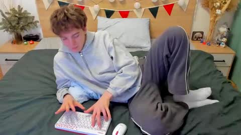 Fandi online show from February 4, 2025, 5:31 am