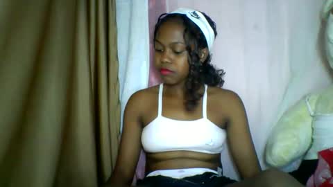 lara_belle online show from May 6, 2026, 6:35 pm