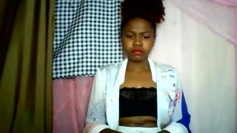 lara_belle online show from June 1, 2026, 8:32 pm