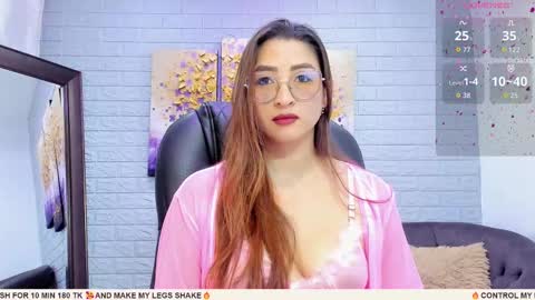      700  200   online show from October 7, 2025, 8:06 pm