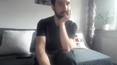 Snapshot of laraaan chatting on October 31, 2025, 2:29 pm laraaan online show from October 31, 2025, 2:29 pm