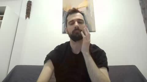 laraaan online show from December 17, 2025, 7:09 pm