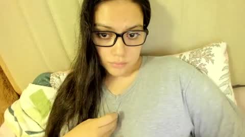 lara online show from October 26, 2025, 1:33 am