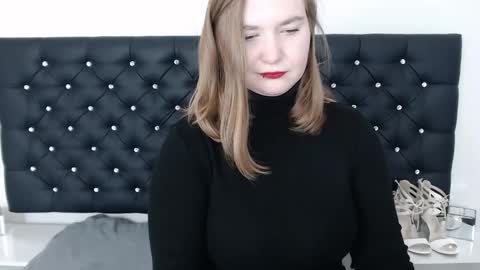 Snapshot of laraflirt chatting on February 12, 2025, 12:05 am LaraFlirt online show from February 12, 2025, 12:05 am