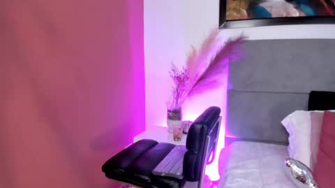  Lara Gold  online show from February 20, 2025, 1:46 am