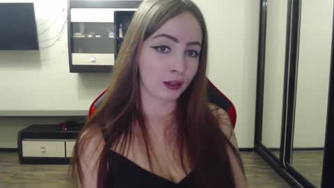 Laralianna online show from February 18, 2025, 12:39 pm