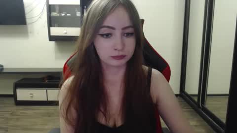 Laralianna online show from February 18, 2025, 6:47 pm