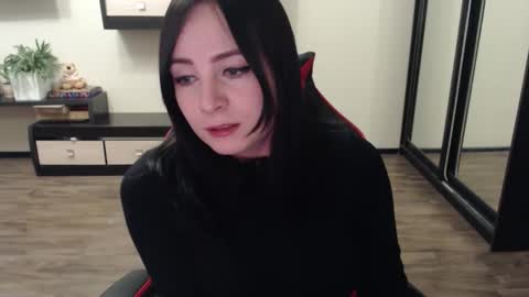 Laralianna online show from September 24, 2025, 2:09 pm