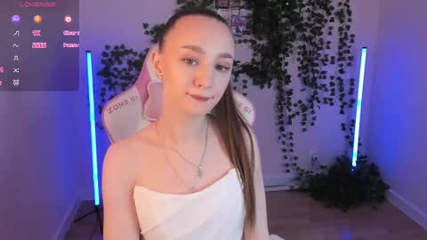 MY NAME IS LILY online show from March 4, 2025, 1:01 am