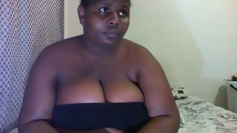 Snapshot of laralovex chatting on December 3, 2024, 6:49 pm laralovex online show from December 3, 2024, 6:49 pm