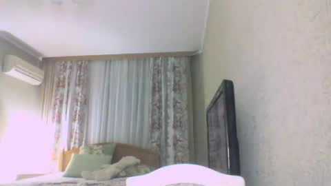 laramrs online show from October 29, 2025, 4:42 pm